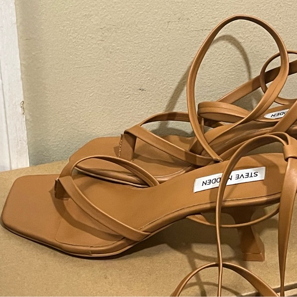 Steve Madden Shoes - Steve Madden brown lace up shoes